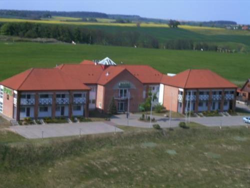 Greenline Hotel Hellfeld Нойбранденбург Экстерьер фото