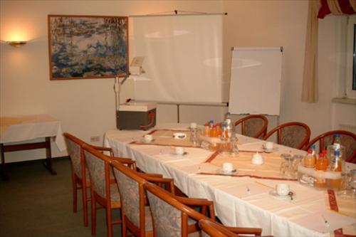 Greenline Hotel Hellfeld Нойбранденбург Удобства фото