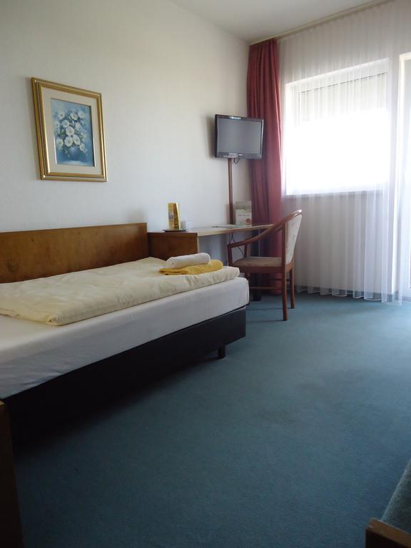 Greenline Hotel Hellfeld Нойбранденбург Экстерьер фото